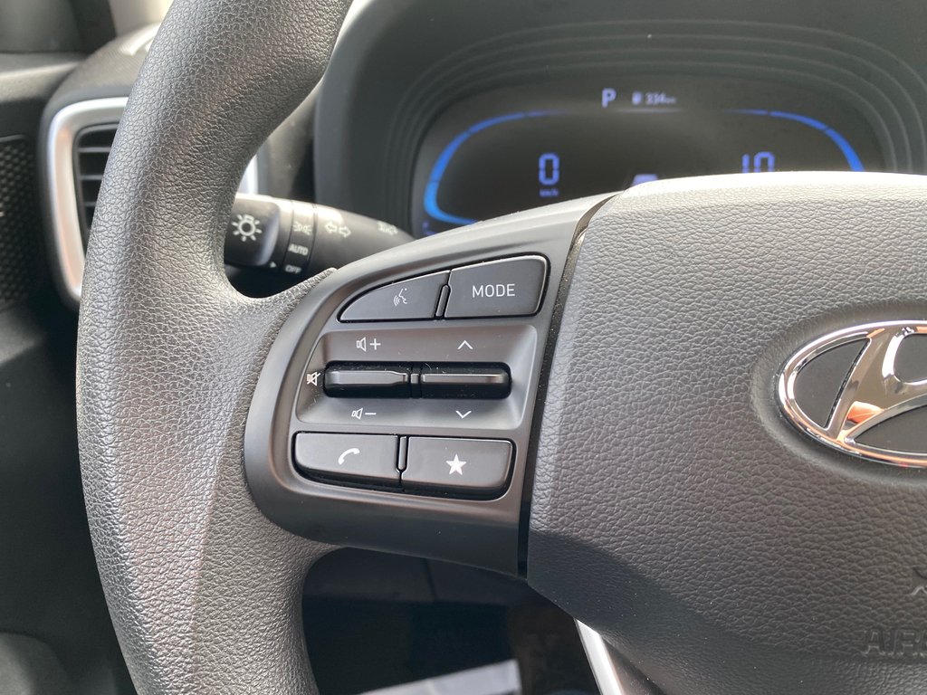 Hyundai VENUE Essential | Cam | USB | HtdSeat | Warranty to 2029 2023 à Amherst, Nouvelle-Écosse - 18 - w1024h768px