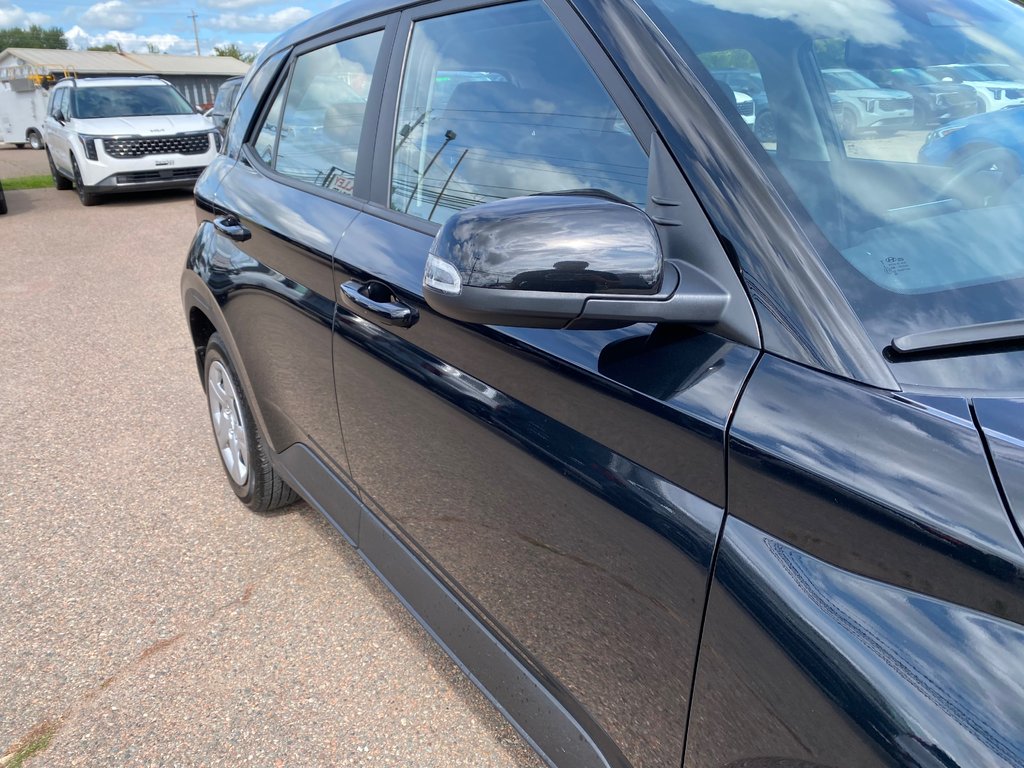 Hyundai VENUE Essential | Cam | USB | HtdSeat | Warranty to 2029 2023 à Amherst, Nouvelle-Écosse - 10 - w1024h768px