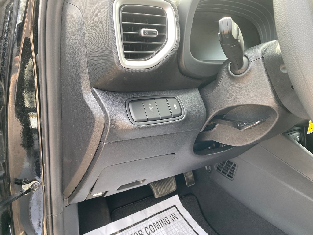 Hyundai VENUE Essential | Cam | USB | HtdSeat | Warranty to 2029 2023 à Amherst, Nouvelle-Écosse - 15 - w1024h768px