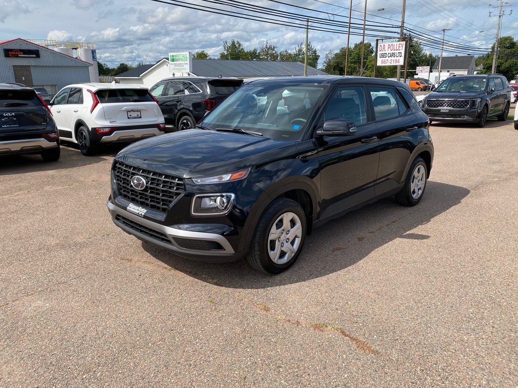 Hyundai VENUE Essential | Cam | USB | HtdSeat | Warranty to 2029 2023 à Amherst, Nouvelle-Écosse - 3 - w1024h768px