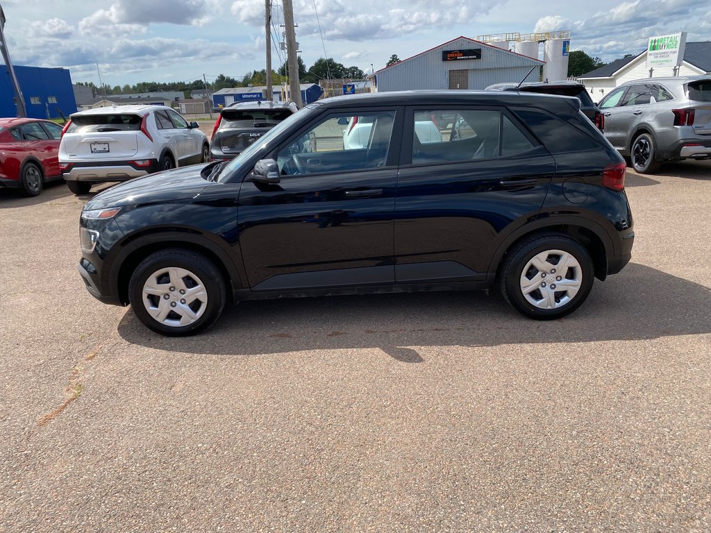 Hyundai VENUE Essential | Cam | USB | HtdSeat | Warranty to 2029 2023 à Amherst, Nouvelle-Écosse - 4 - w1024h768px