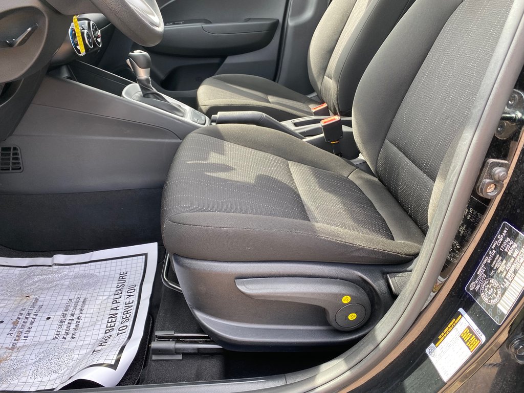 Hyundai VENUE Essential | Cam | USB | HtdSeat | Warranty to 2029 2023 à Amherst, Nouvelle-Écosse - 14 - w1024h768px