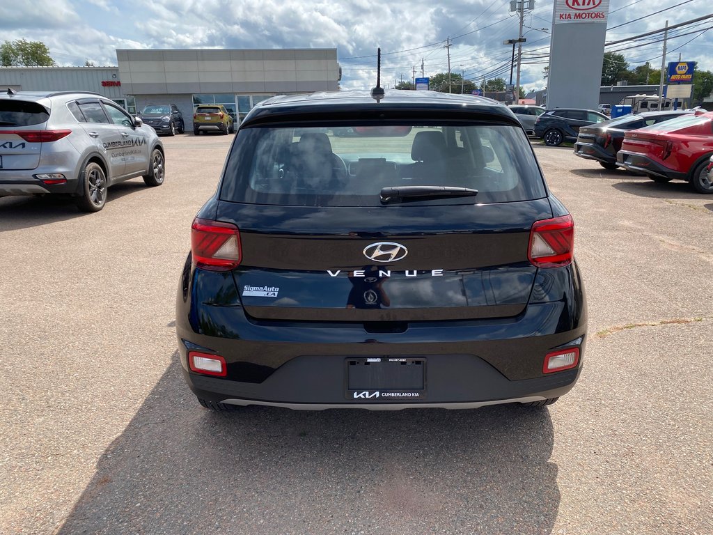 Hyundai VENUE Essential | Cam | USB | HtdSeat | Warranty to 2029 2023 à Amherst, Nouvelle-Écosse - 6 - w1024h768px