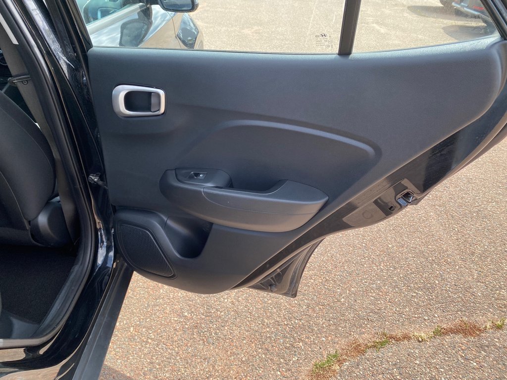 Hyundai VENUE Essential | Cam | USB | HtdSeat | Warranty to 2029 2023 à Amherst, Nouvelle-Écosse - 42 - w1024h768px