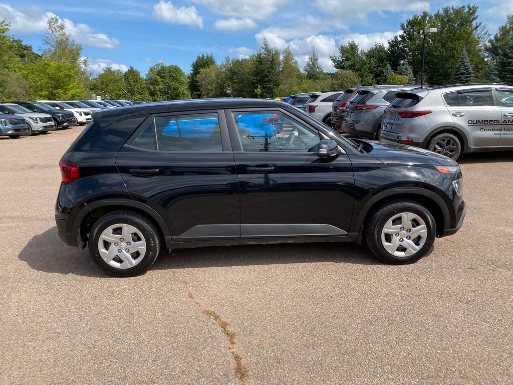 Hyundai VENUE Essential | Cam | USB | HtdSeat | Warranty to 2029 2023 à Amherst, Nouvelle-Écosse - 8 - w1024h768px
