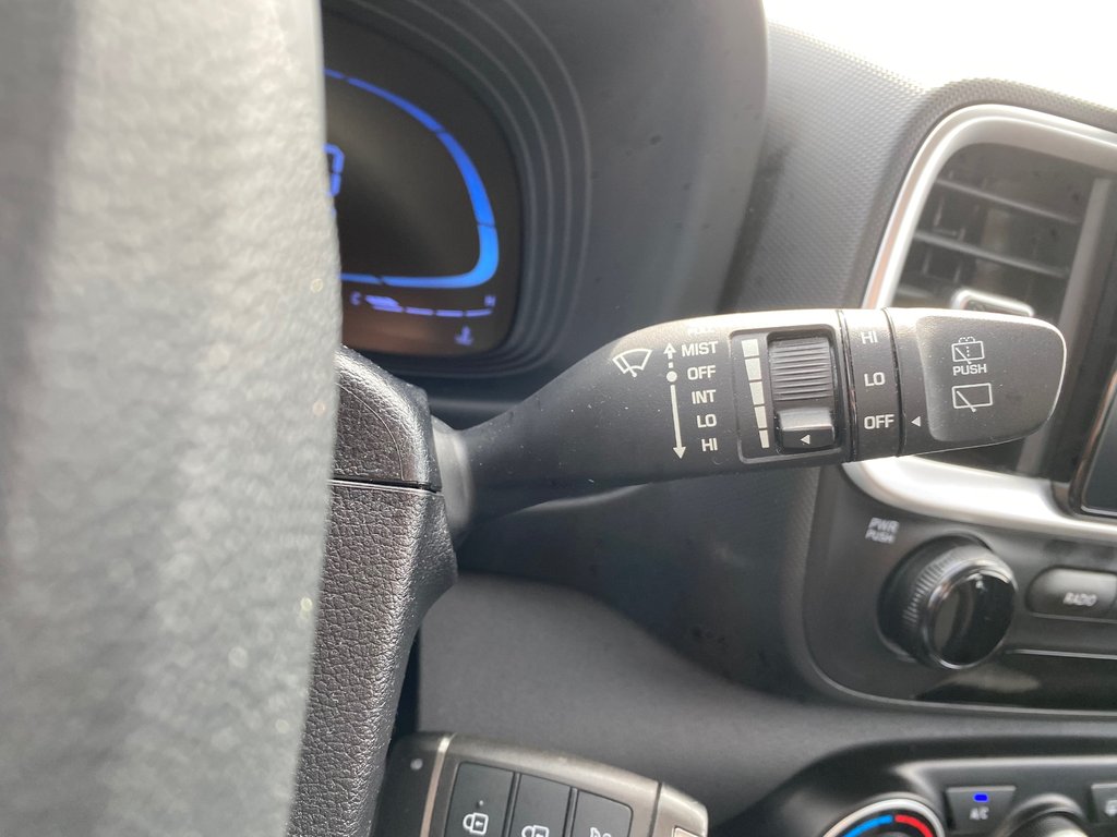 Hyundai VENUE Essential | Cam | USB | HtdSeat | Warranty to 2029 2023 à Amherst, Nouvelle-Écosse - 21 - w1024h768px
