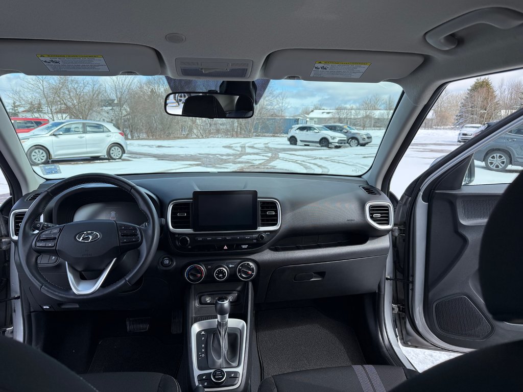 2024 Hyundai Venue Preferred | Cam | USB | HtdSeat | Warranty to 2029 in Bridgewater, New Brunswick - 50 - w1024h768px