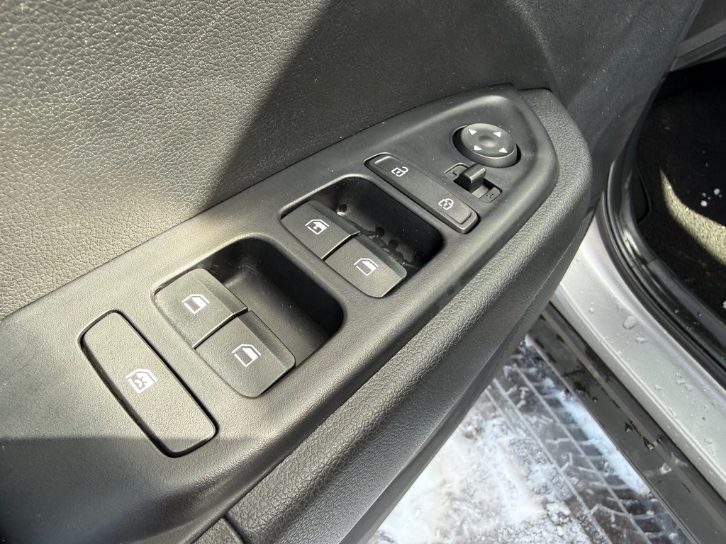 2024 Hyundai Venue Preferred | Cam | USB | HtdSeat | Warranty to 2029 in Bridgewater, New Brunswick - 59 - w1024h768px