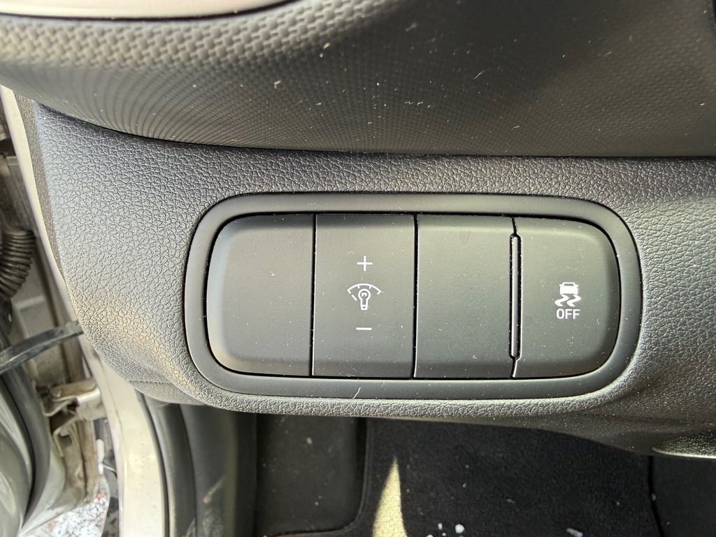 2024 Hyundai Venue Preferred | Cam | USB | HtdSeat | Warranty to 2029 in Bridgewater, New Brunswick - 31 - w1024h768px