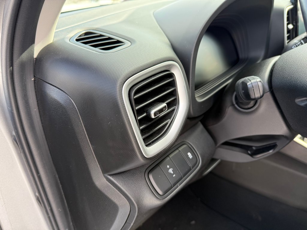 2024 Hyundai Venue Preferred | Cam | USB | HtdSeat | Warranty to 2029 in Bridgewater, New Brunswick - 28 - w1024h768px