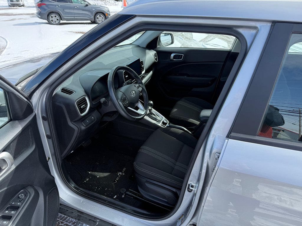 2024 Hyundai Venue Preferred | Cam | USB | HtdSeat | Warranty to 2029 in Bridgewater, New Brunswick - 23 - w1024h768px