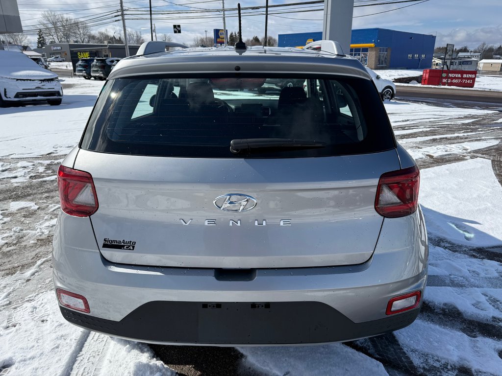 2024 Hyundai Venue Preferred | Cam | USB | HtdSeat | Warranty to 2029 in Bridgewater, New Brunswick - 4 - w1024h768px