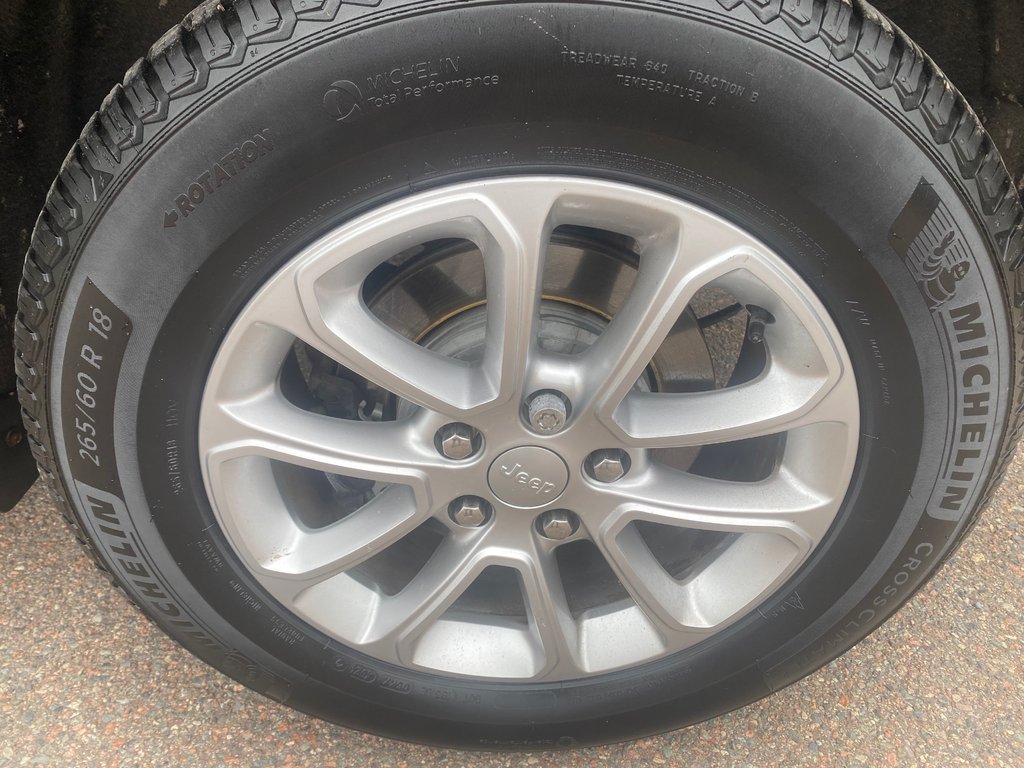 2021 Jeep GRAND CHEROKEE LAREDO in Amherst, Nova Scotia - 15 - w1024h768px