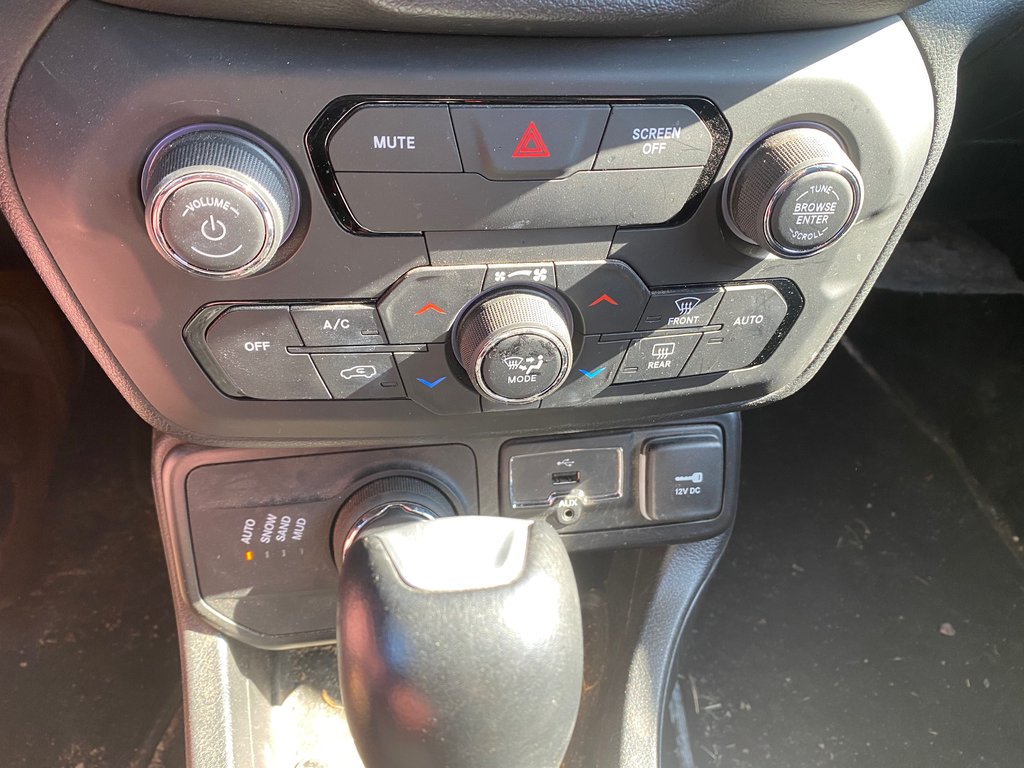 2019 Jeep Renegade Limited | Leather | Nav | Cam | USB | HtdWheel in Hebbville, Nova Scotia - 24 - w1024h768px