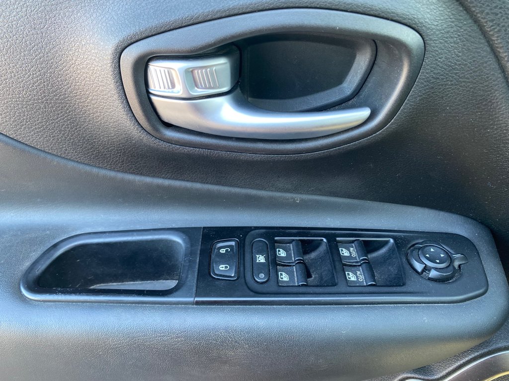 2019 Jeep Renegade Limited | Leather | Nav | Cam | USB | HtdWheel in Hebbville, Nova Scotia - 32 - w1024h768px
