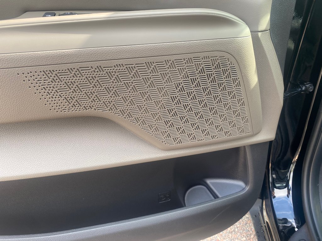 2027 Kia Carnival Hybrid LX | HEV | Cam | USB | HtdSeats | Warranty to 2034 in Amherst, Nova Scotia - 26 - w1024h768px