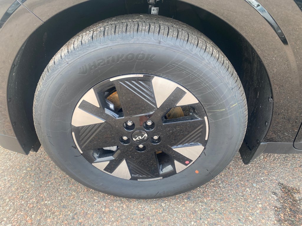 2027 Kia Carnival Hybrid LX | HEV | Cam | USB | HtdSeats | Warranty to 2034 in Amherst, Nova Scotia - 16 - w1024h768px