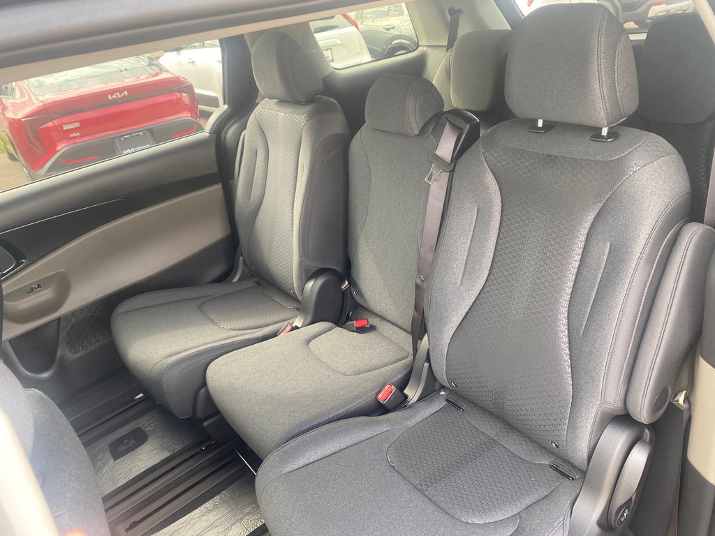 2027 Kia Carnival Hybrid LX | HEV | Cam | USB | HtdSeats | Warranty to 2034 in Amherst, Nova Scotia - 46 - w1024h768px