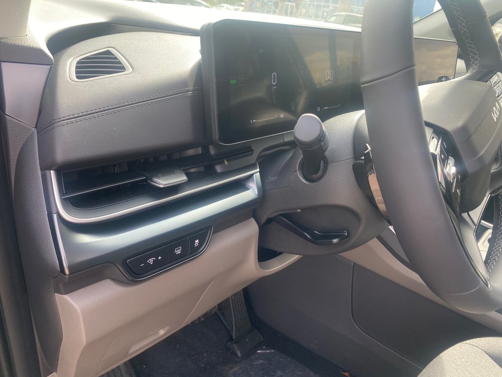 2027 Kia Carnival Hybrid LX | HEV | Cam | USB | HtdSeats | Warranty to 2034 in Amherst, Nova Scotia - 30 - w1024h768px