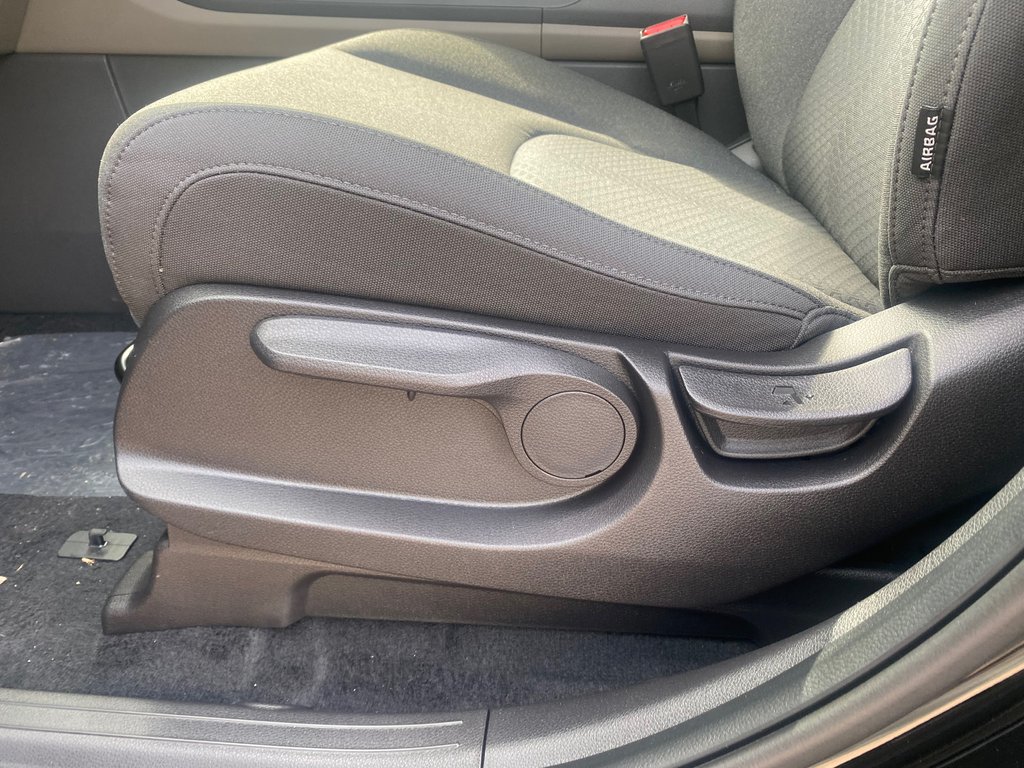 2027 Kia Carnival Hybrid LX | HEV | Cam | USB | HtdSeats | Warranty to 2034 in Amherst, Nova Scotia - 31 - w1024h768px