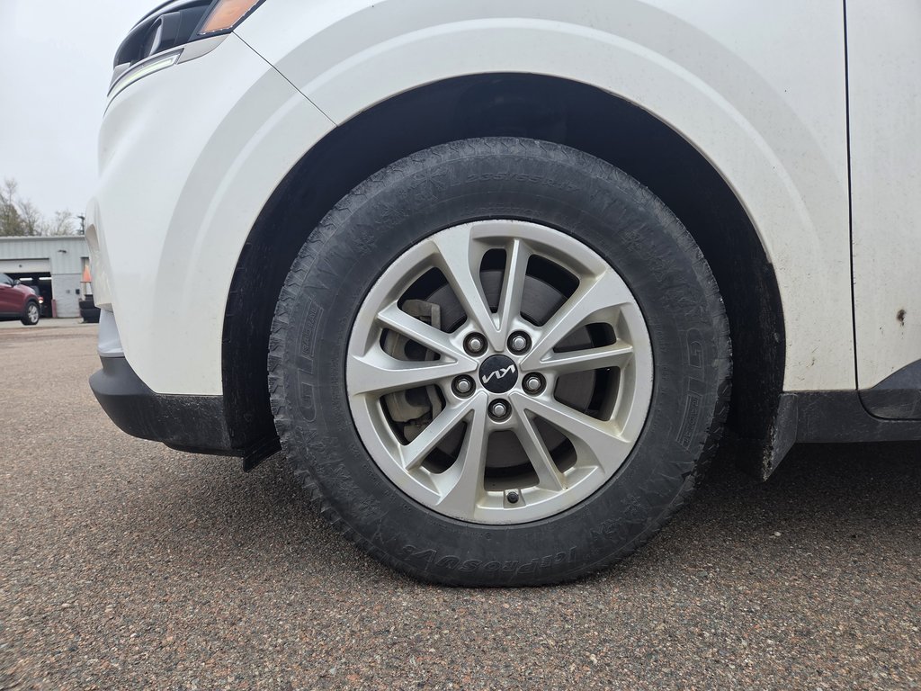 2023 Kia Carnival LX+ | Cam | 8-Pass | USB | AutoHeadLamps | CarPlay in Hebbville, Nova Scotia - 11 - w1024h768px