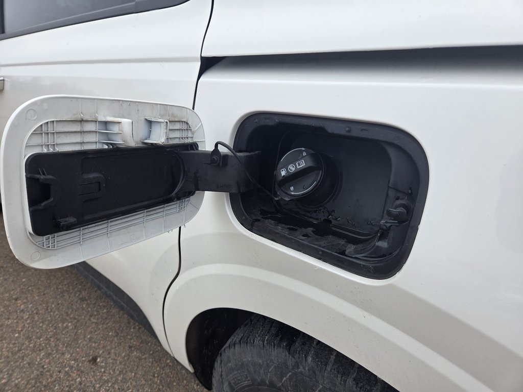 2023 Kia Carnival LX+ | Cam | 8-Pass | USB | AutoHeadLamps | CarPlay in Hebbville, Nova Scotia - 8 - w1024h768px