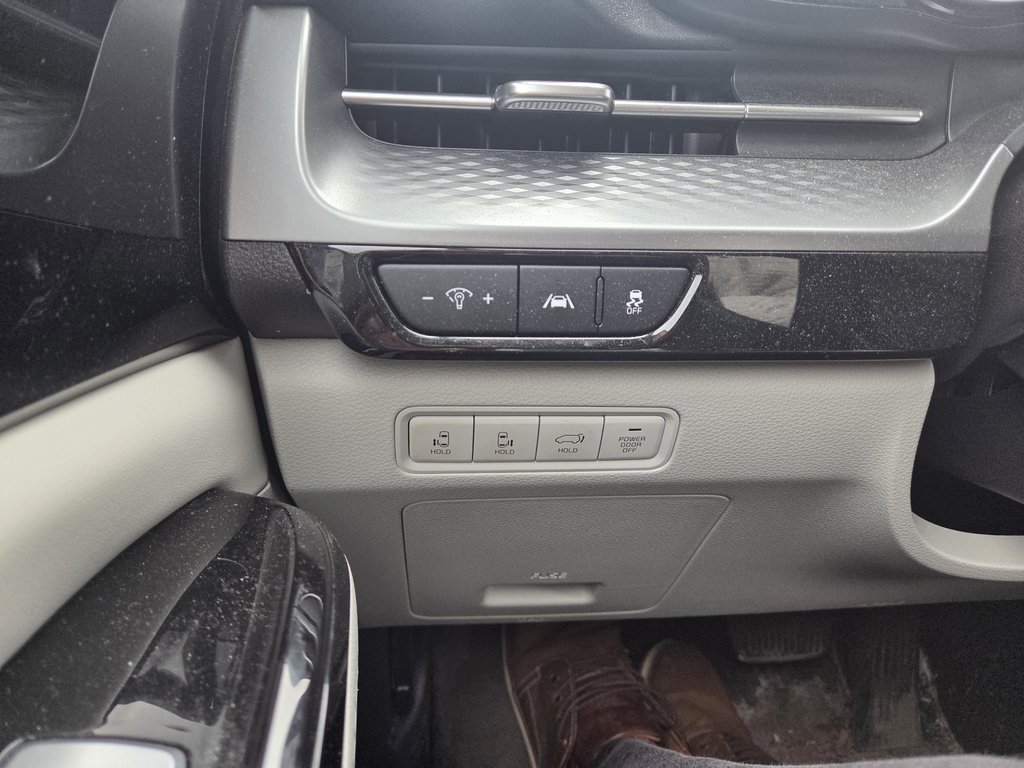 2023 Kia Carnival LX+ | Cam | 8-Pass | USB | AutoHeadLamps | CarPlay in Hebbville, Nova Scotia - 25 - w1024h768px