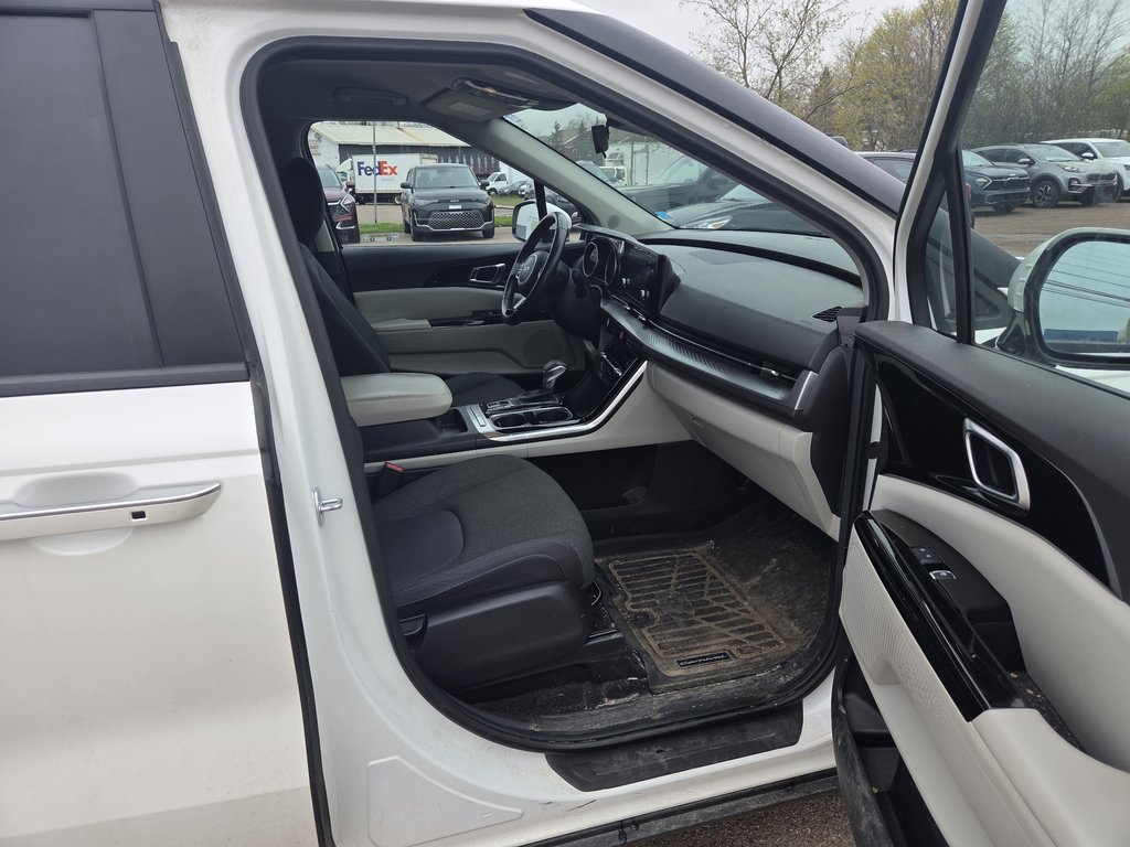 2023 Kia Carnival LX+ | Cam | 8-Pass | USB | AutoHeadLamps | CarPlay in Hebbville, Nova Scotia - 34 - w1024h768px