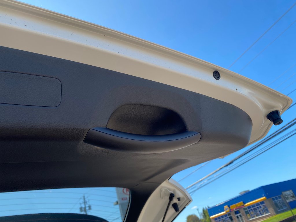 2027 Kia Carnival LX | Nav | 8-Pass | Cam | USB | Warranty to 2031 in Amherst, Nova Scotia - 51 - w1024h768px