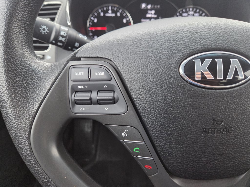 2017 Kia Forte 5-Door EX | Cam | USB | HtdSeats | Bluetooth | Keyless in Bridgewater, New Brunswick - 25 - w1024h768px