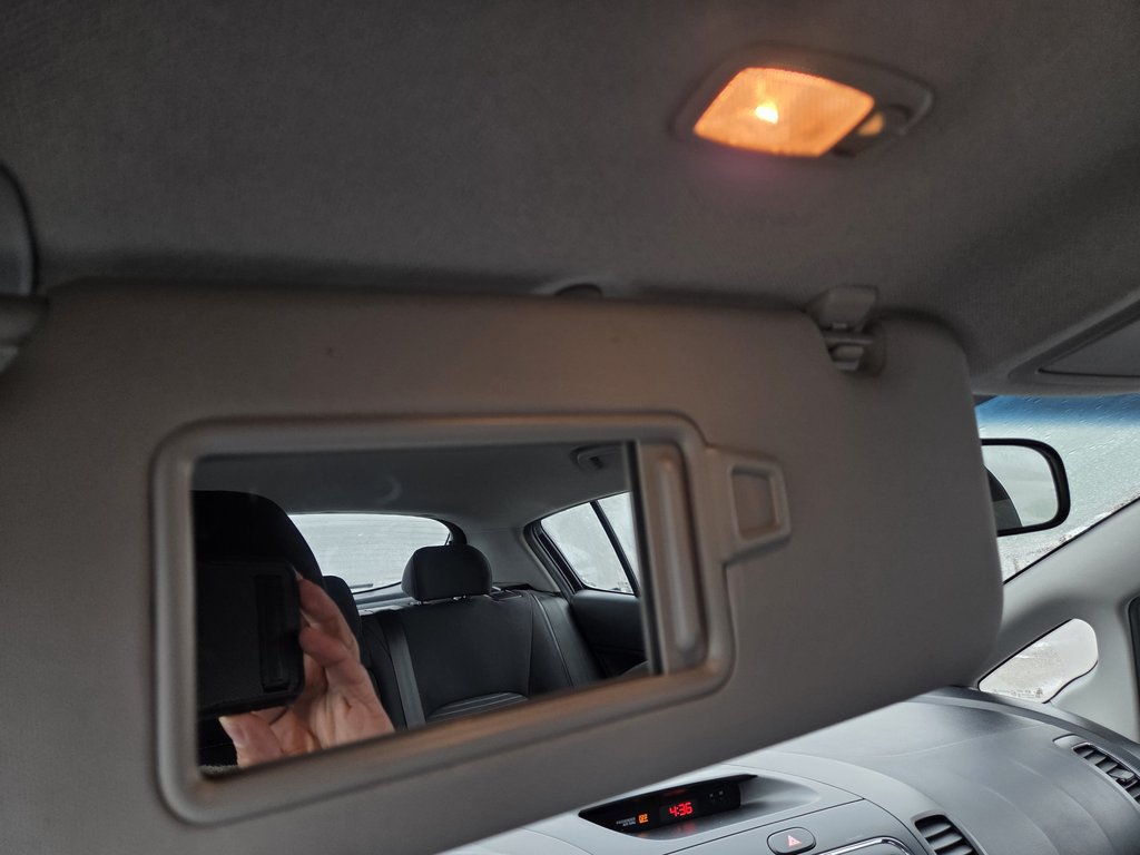 2017 Kia Forte 5-Door EX | Cam | USB | HtdSeats | Bluetooth | Keyless in Bridgewater, New Brunswick - 36 - w1024h768px