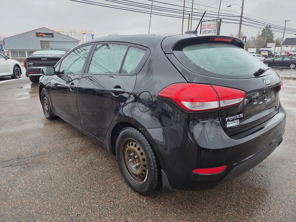 2017 Kia Forte 5-Door EX | Cam | USB | HtdSeats | Bluetooth | Keyless in Bridgewater, New Brunswick - 12 - w1024h768px