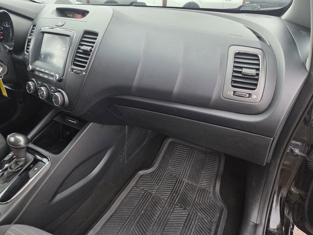 2017 Kia Forte 5-Door EX | Cam | USB | HtdSeats | Bluetooth | Keyless in Bridgewater, New Brunswick - 61 - w1024h768px