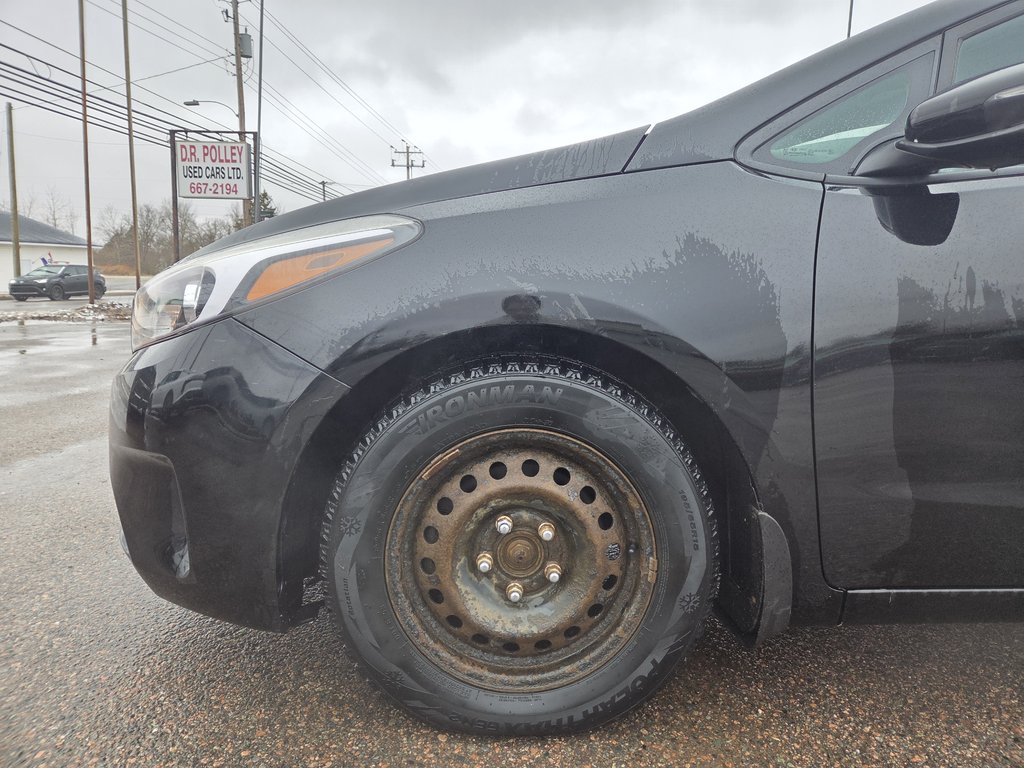 2017 Kia Forte 5-Door EX | Cam | USB | HtdSeats | Bluetooth | Keyless in Bridgewater, New Brunswick - 5 - w1024h768px