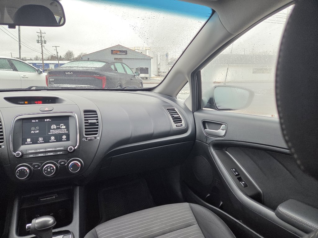 2017 Kia Forte 5-Door EX | Cam | USB | HtdSeats | Bluetooth | Keyless in Bridgewater, New Brunswick - 49 - w1024h768px