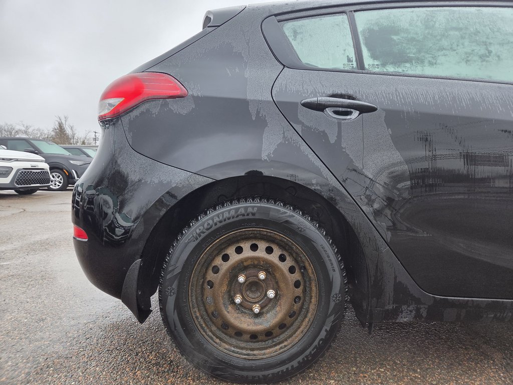 2017 Kia Forte 5-Door EX | Cam | USB | HtdSeats | Bluetooth | Keyless in Bridgewater, New Brunswick - 7 - w1024h768px