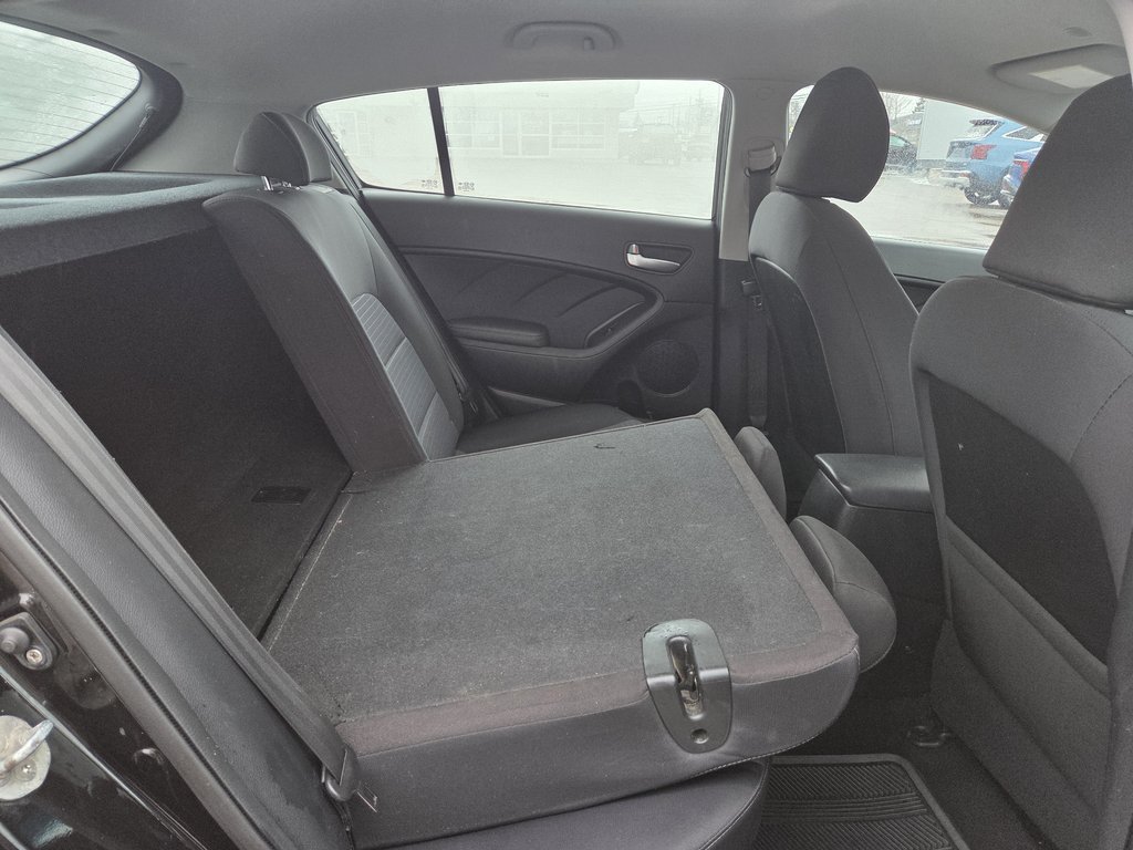 2017 Kia Forte 5-Door EX | Cam | USB | HtdSeats | Bluetooth | Keyless in Bridgewater, New Brunswick - 86 - w1024h768px