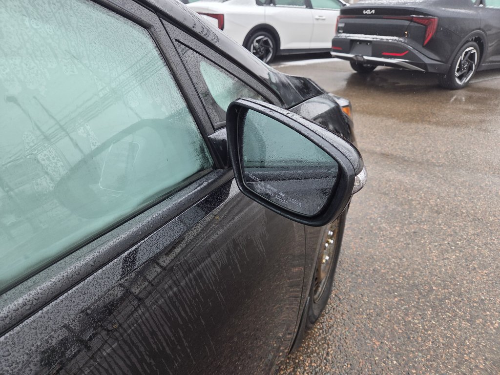 2017 Kia Forte 5-Door EX | Cam | USB | HtdSeats | Bluetooth | Keyless in Bridgewater, New Brunswick - 8 - w1024h768px