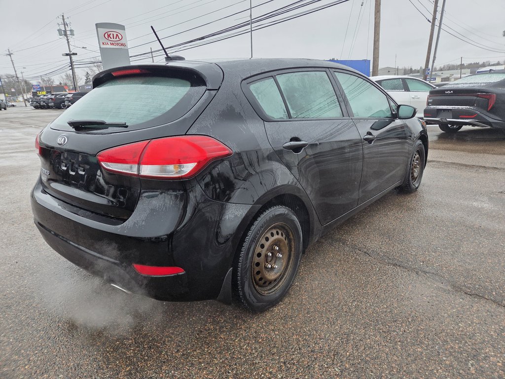 2017 Kia Forte 5-Door EX | Cam | USB | HtdSeats | Bluetooth | Keyless in Bridgewater, New Brunswick - 14 - w1024h768px
