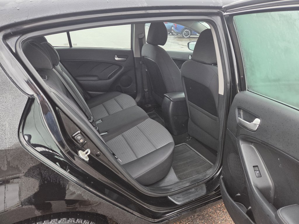 2017 Kia Forte 5-Door EX | Cam | USB | HtdSeats | Bluetooth | Keyless in Bridgewater, New Brunswick - 58 - w1024h768px