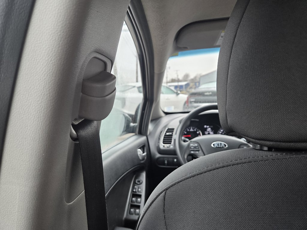 2017 Kia Forte 5-Door EX | Cam | USB | HtdSeats | Bluetooth | Keyless in Bridgewater, New Brunswick - 52 - w1024h768px