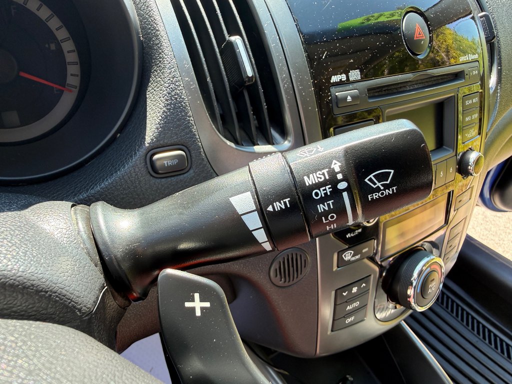 2012 Kia Forte Koup SX | Leather | SunRoof | Cam l USB | Bluetooth in Hebbville, Nova Scotia - 35 - w1024h768px