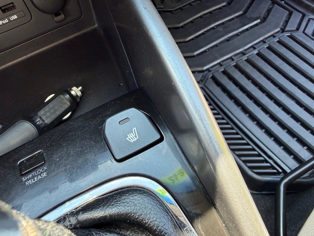 2012 Kia Forte Koup SX | Leather | SunRoof | Cam l USB | Bluetooth in Hebbville, Nova Scotia - 40 - w1024h768px