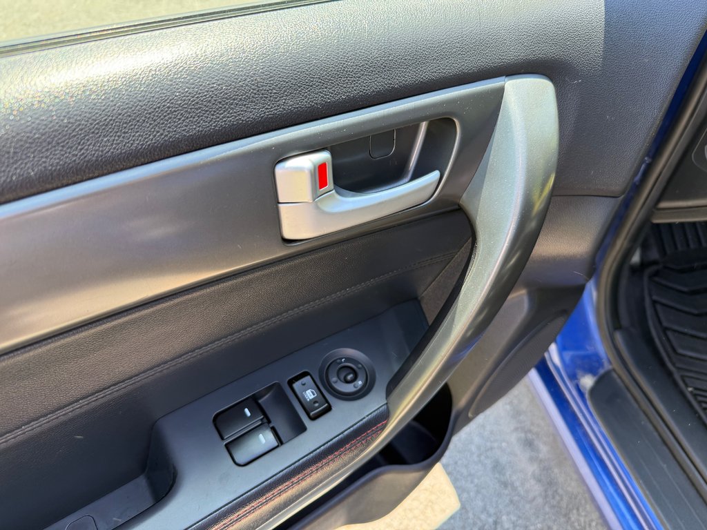 2012 Kia Forte Koup SX | Leather | SunRoof | Cam l USB | Bluetooth in Hebbville, Nova Scotia - 25 - w1024h768px