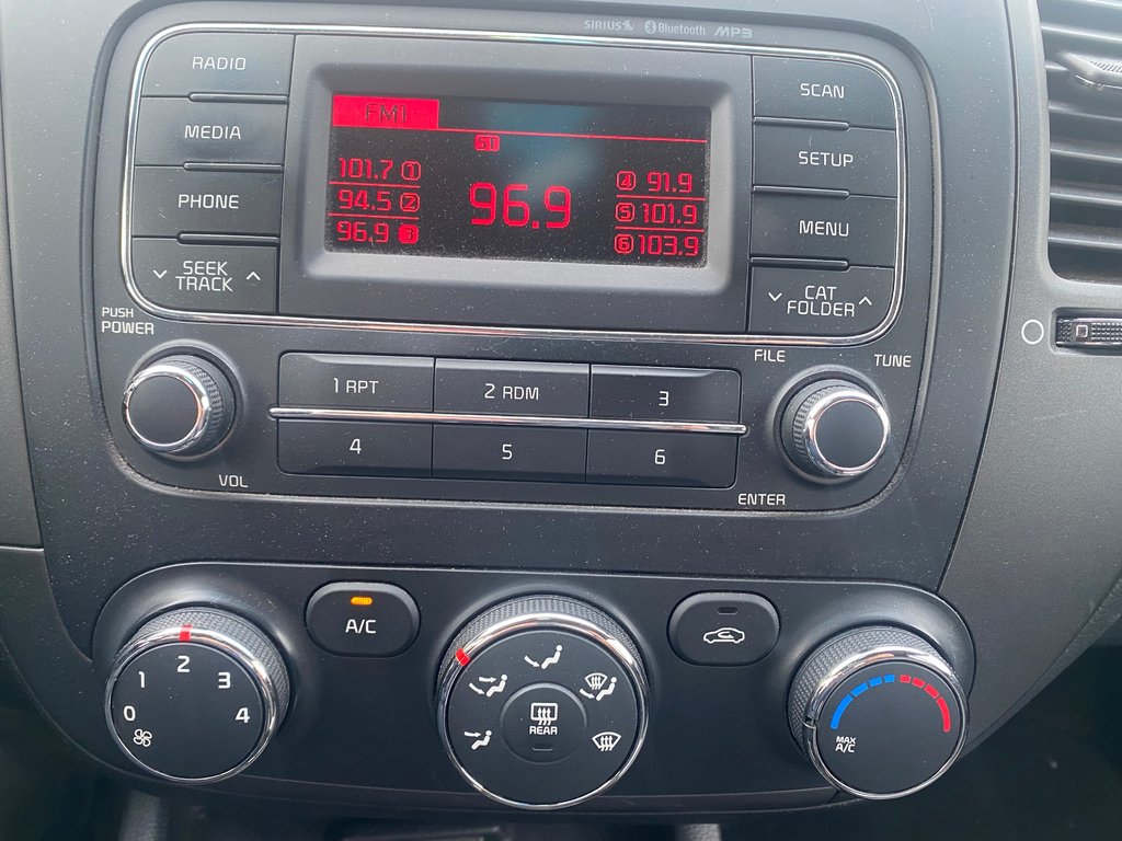 2014 Kia Forte LX+ in Hebbville, Nova Scotia - 7 - w1024h768px