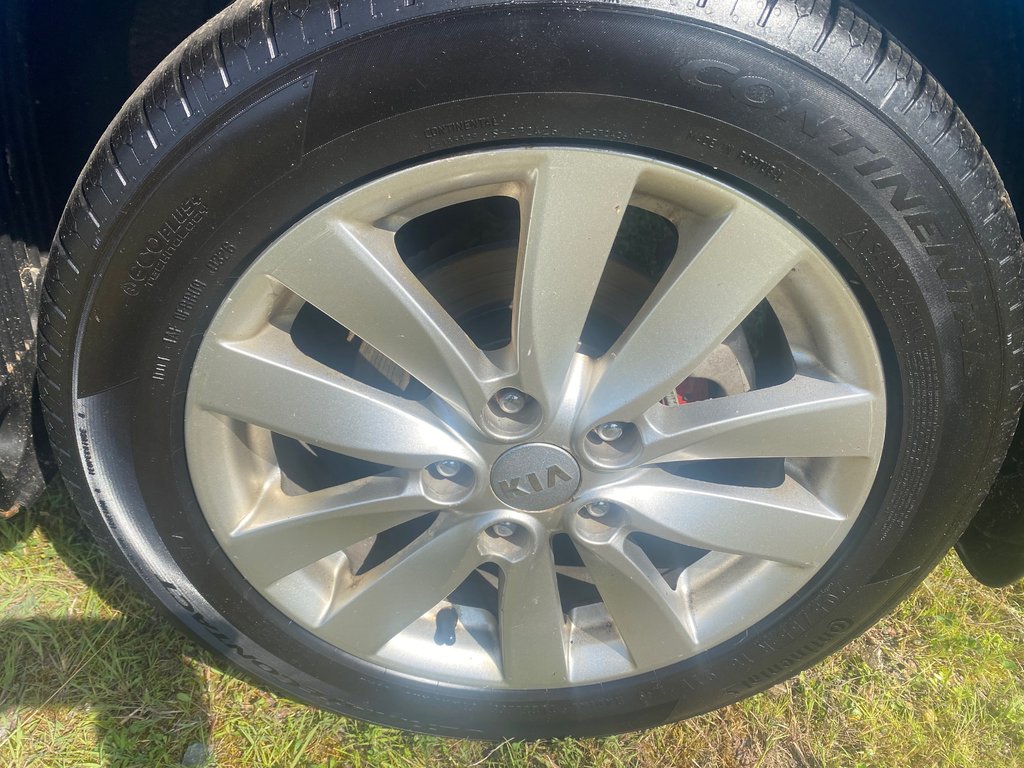 2014 Kia FORTE LX+ | USB | Bluetooth | Keyless | Cruise in Amherst, Nova Scotia - 11 - w1024h768px