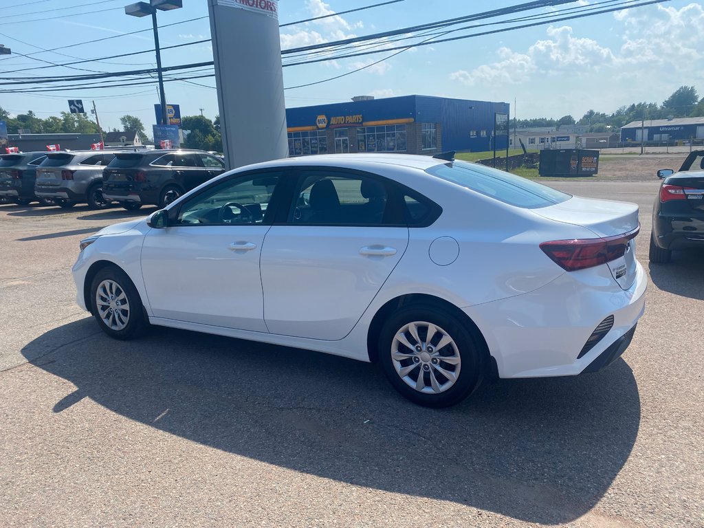 2023 Kia Forte LX | Cam | USB | HtdSeats | Warranty to 2028 in Amherst, Nova Scotia - 9 - w1024h768px