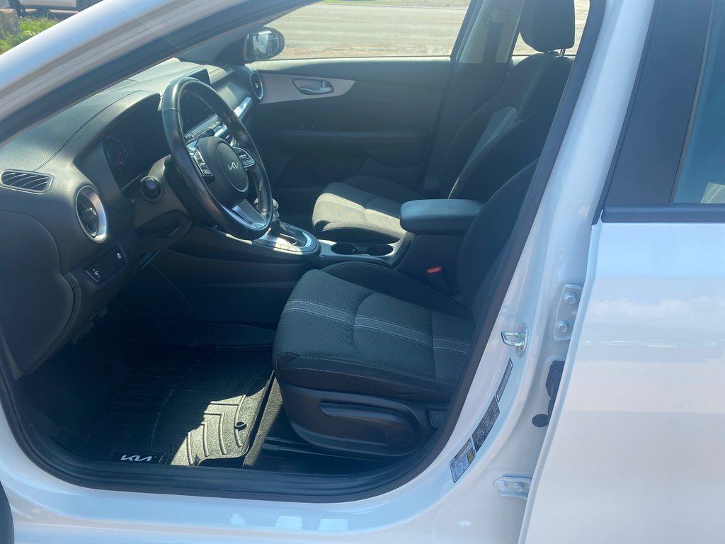 2023 Kia Forte LX | Cam | USB | HtdSeats | Warranty to 2028 in Amherst, Nova Scotia - 32 - w1024h768px