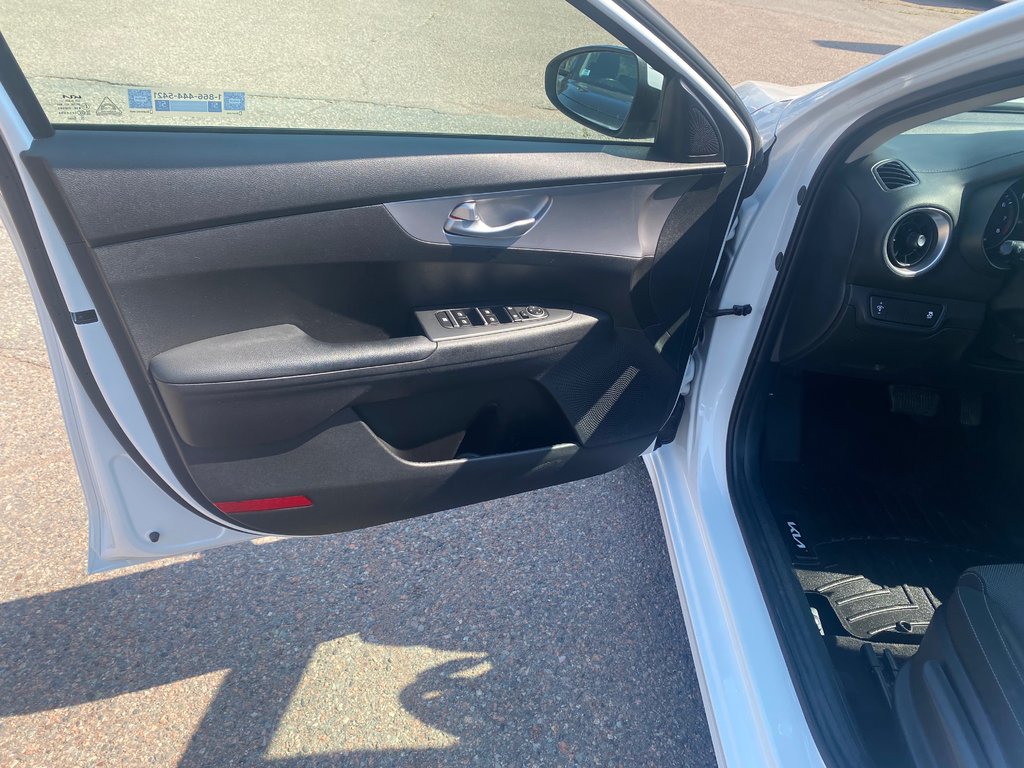 2023 Kia Forte LX | Cam | USB | HtdSeats | Warranty to 2028 in Amherst, Nova Scotia - 30 - w1024h768px