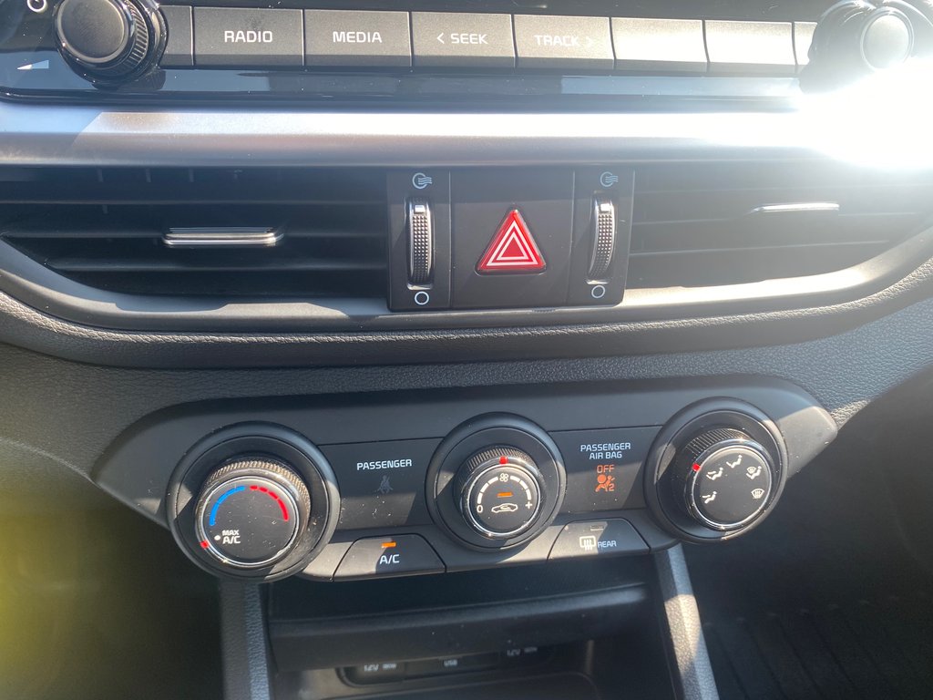 2023 Kia Forte LX | Cam | USB | HtdSeats | Warranty to 2028 in Amherst, Nova Scotia - 43 - w1024h768px